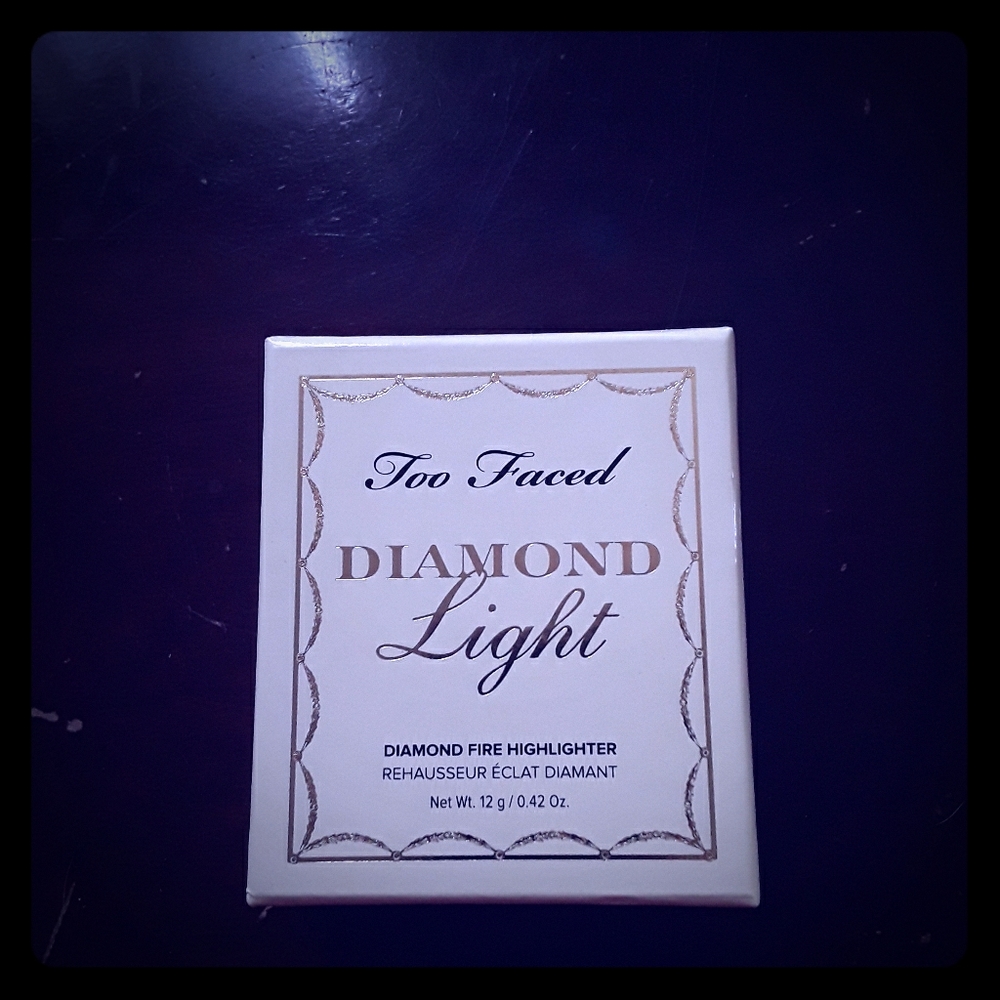 Too Faced Diamond Light Highlighter